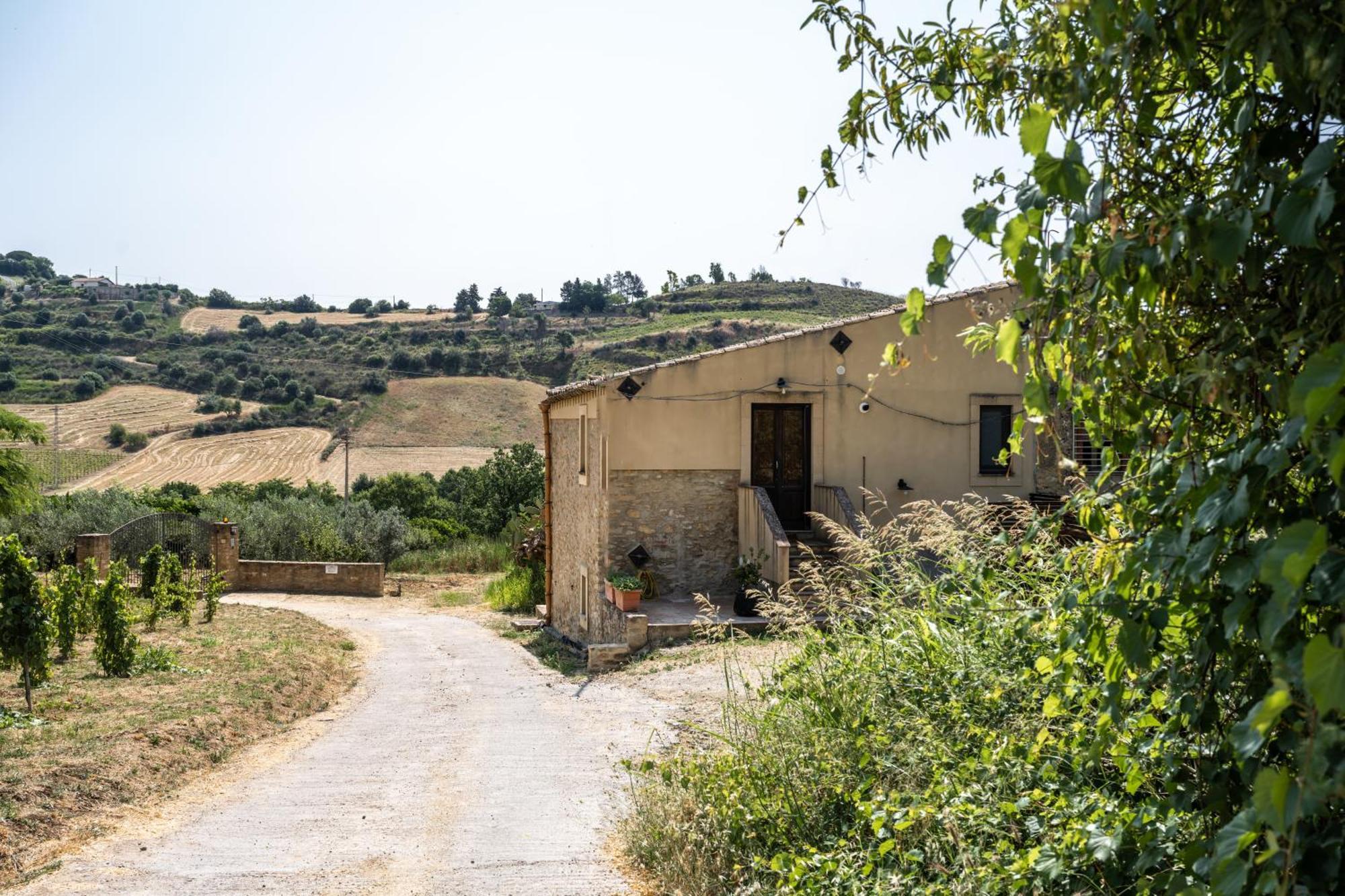 Cottage Immerso Nel Vigneto Caltagirone Buitenkant foto